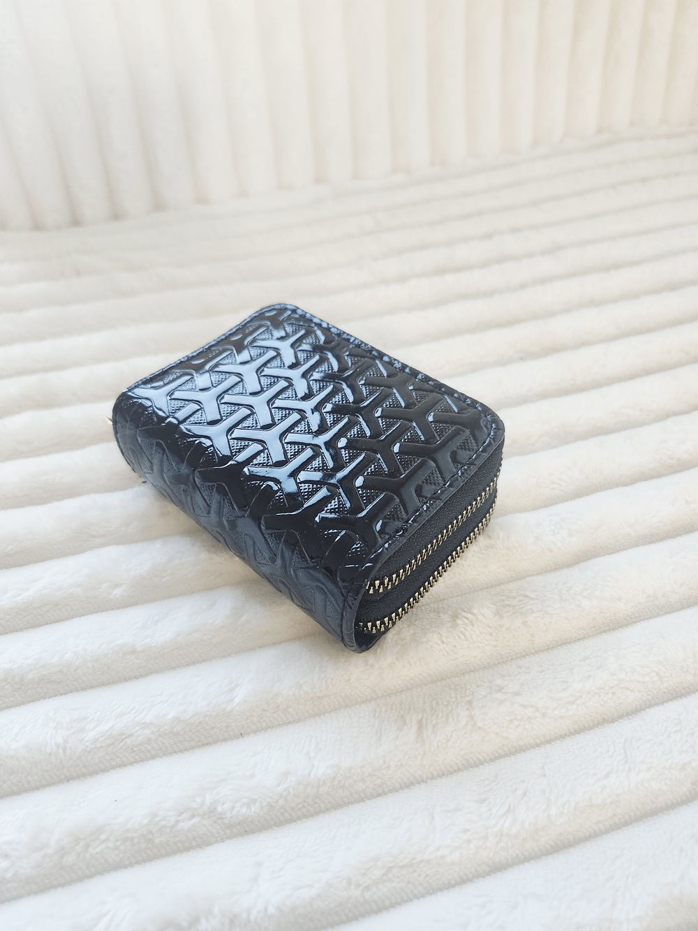 Black Chevron Embossed Zip Around Accordion Card Wallet